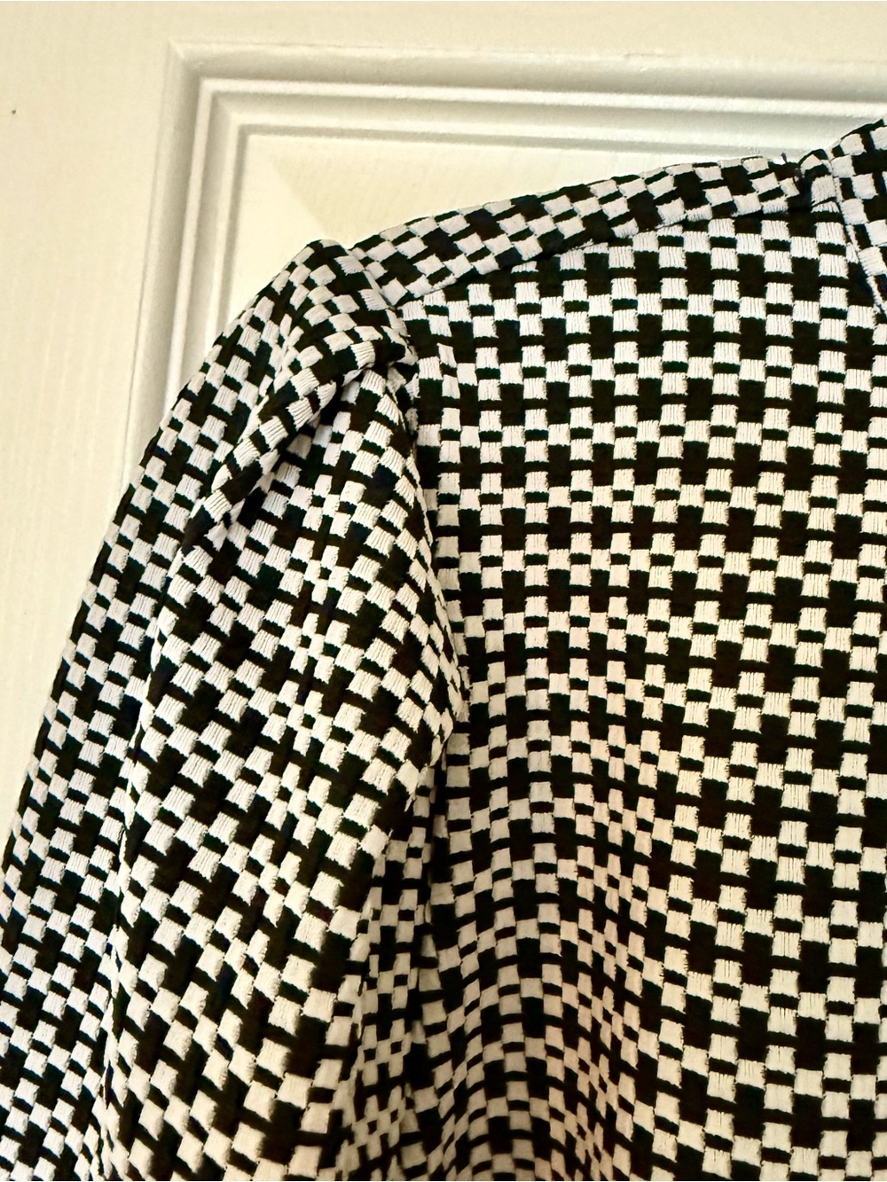 Nine West Black and White Houndstooth Long Sleeve Top - Picture 2 of 4